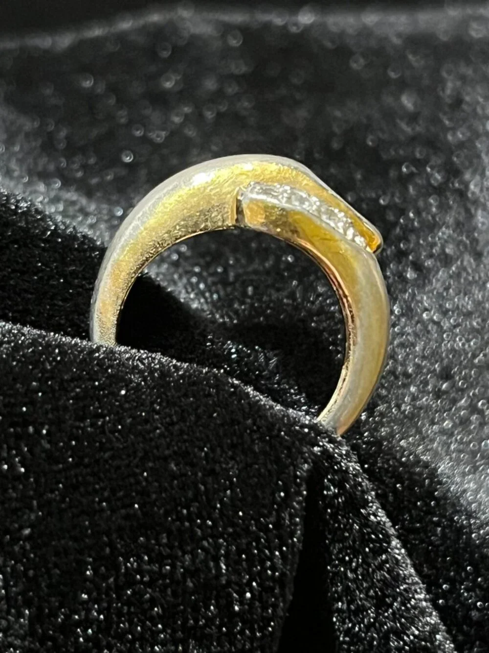 Vintage Chunky Gold Tone Bypass Ring Ruby Red Glass Faux Diamond Pavé Sz 6